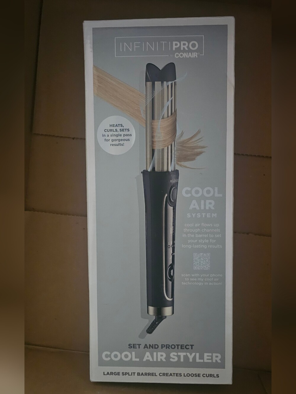 NWT INFINITIPRO Conair Cool Air Styler - Black & Silver